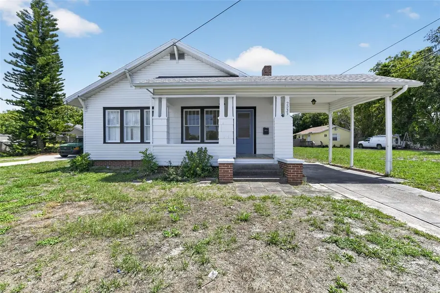 2233 11TH AVE W, Bradenton, FL 34205