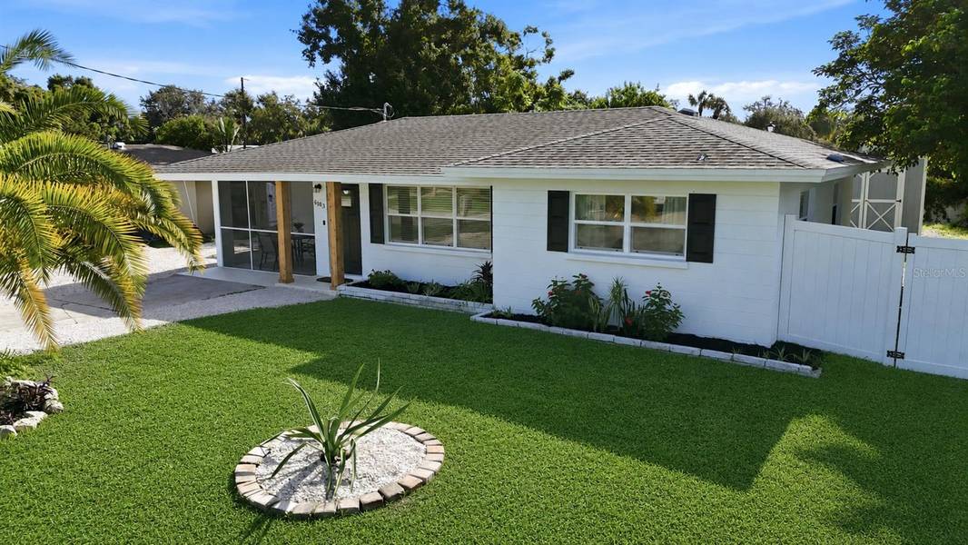 6103 CARLTON AVE, Sarasota, FL 34231