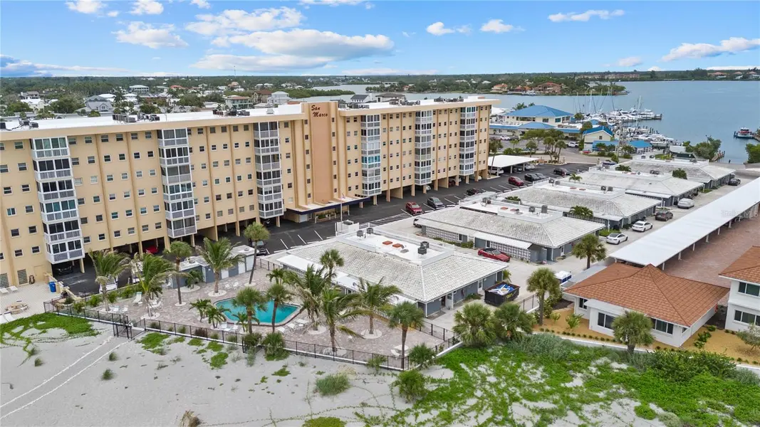 1205 TARPON CENTER DR #E2, Venice, FL 34285