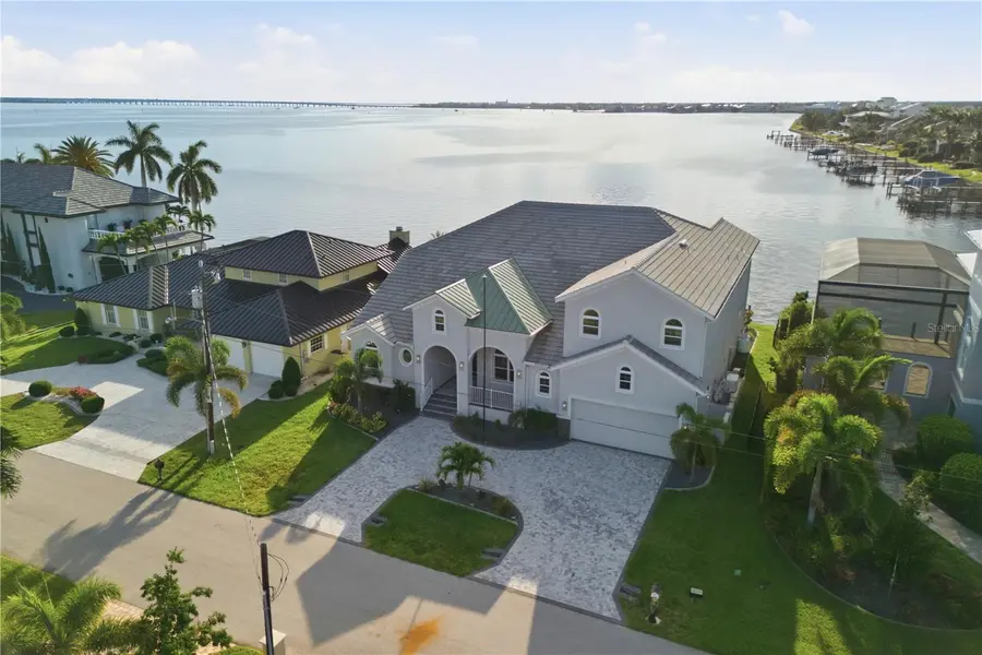 2139 PALM TREE DR, Punta Gorda, FL 33950
