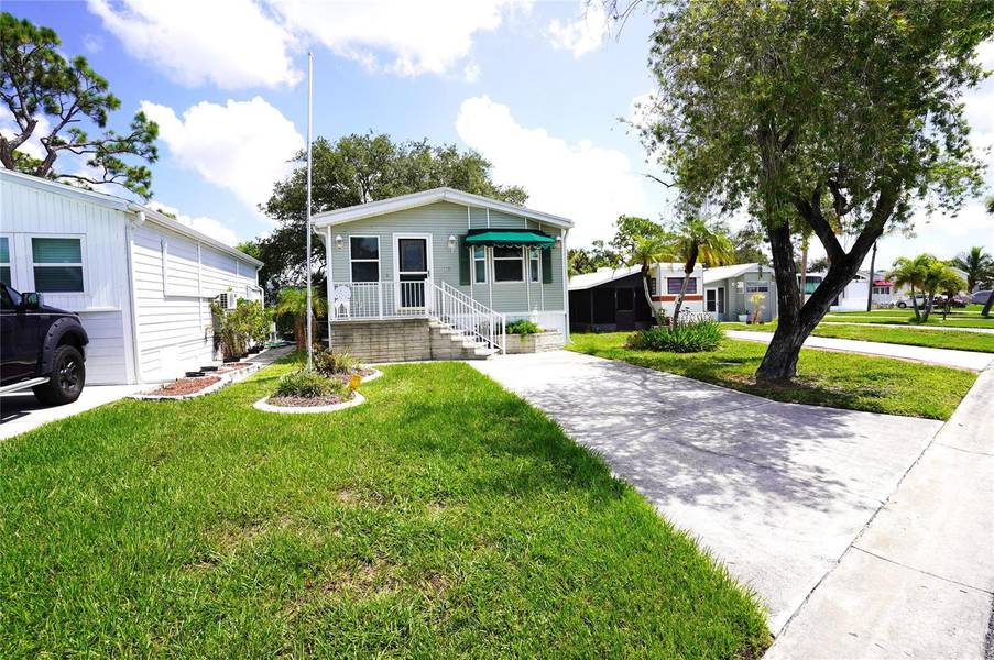 125 BROOKSHIRE DR, Nokomis, FL 34275