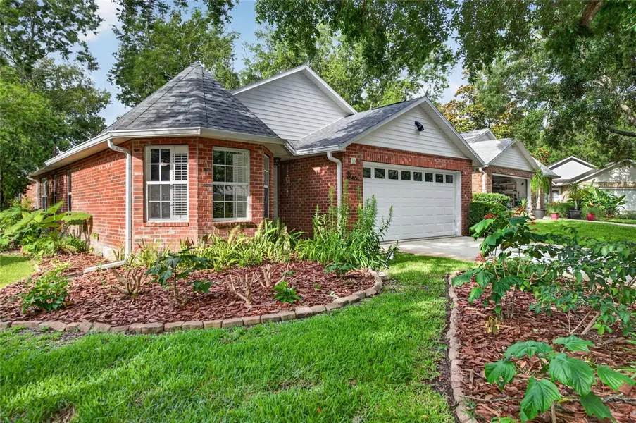 18 OAK VILLAGE DR, Ormond Beach, FL 32174
