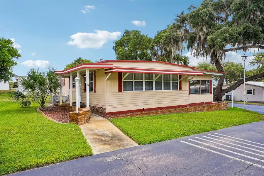 29 HARBOR OAKS DR, Fruitland Park, FL 34731