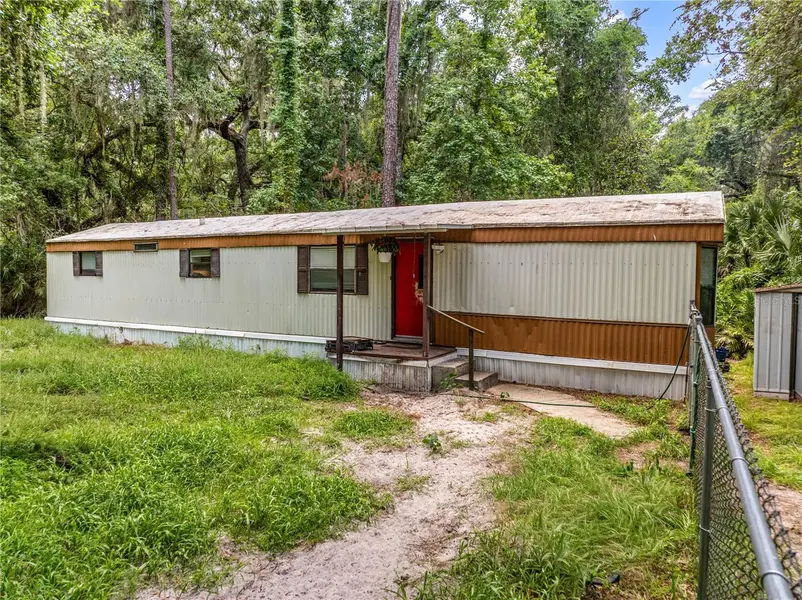 3080 CR 417, Lake Panasoffkee, FL 33538
