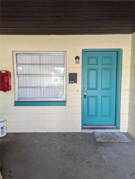 824 N SAINT CLAIR ABRAMS AVE, Tavares, FL 32778