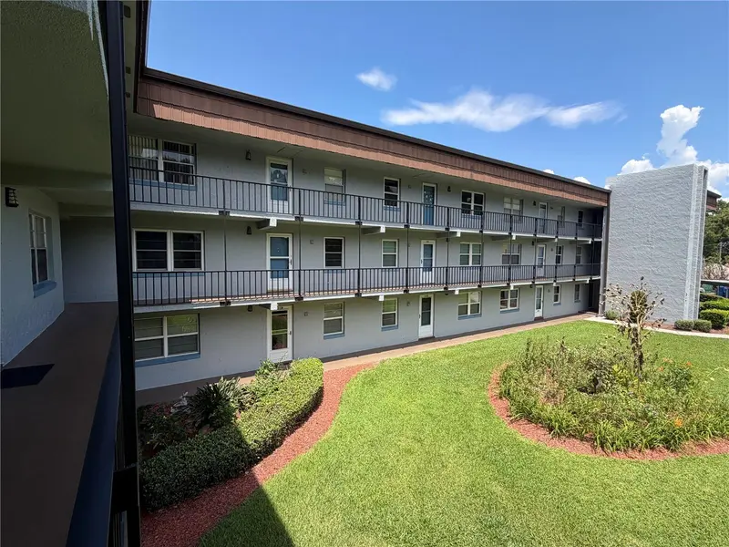 333 LAKE HOWARD DR NW #211B, Winter Haven, FL 33880