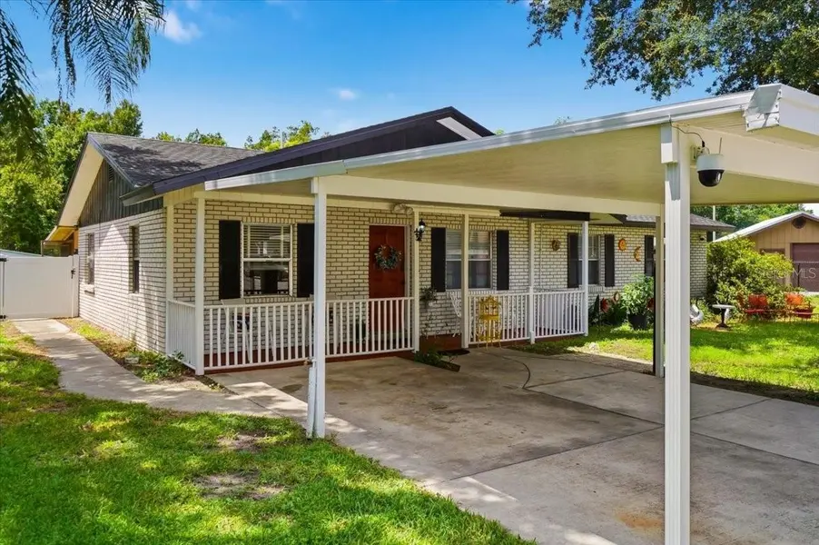 156 MANSEAU DR, Winter Haven, FL 33880