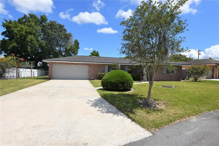 204 CHAUCER LN, Winter Haven, FL 33884
