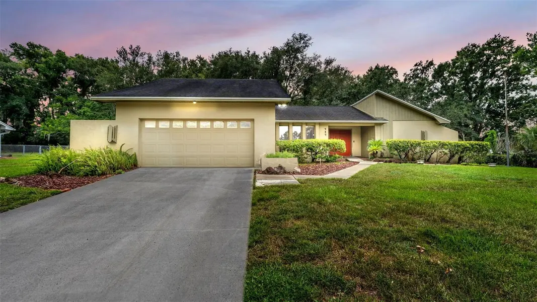 717 WOODHILL DR, Lakeland, FL 33813
