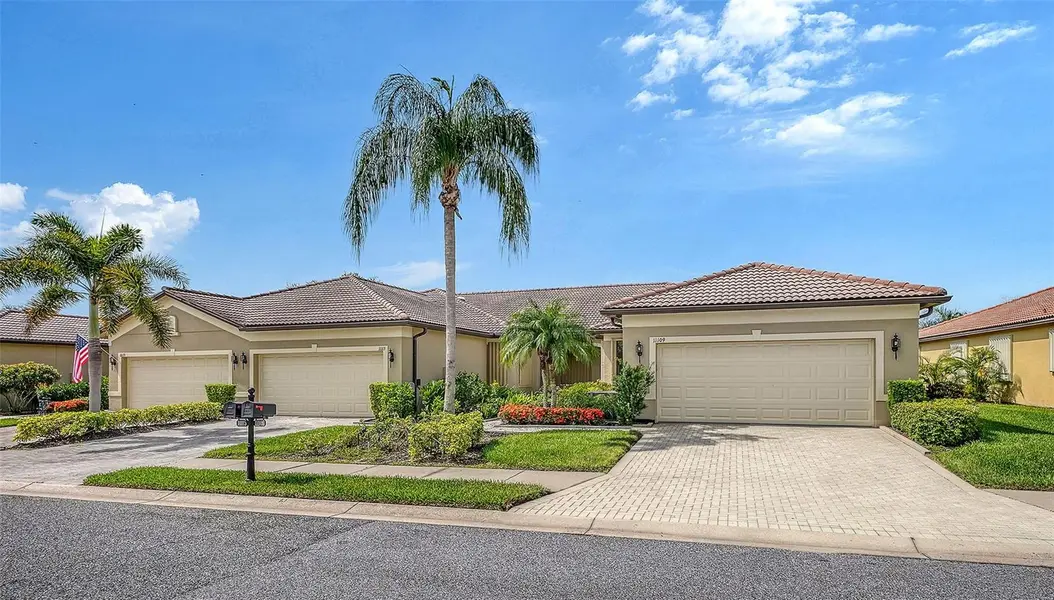 11109 CAMPAZZO DR, Venice, FL 34292