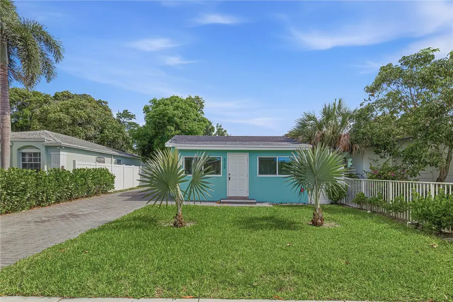 335 NE 12TH AVE, Boynton Beach, FL 33435