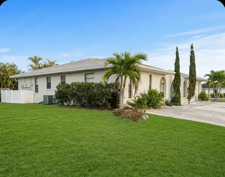 130 BOUNDARY BLVD #A&B, Rotonda West, FL 33947