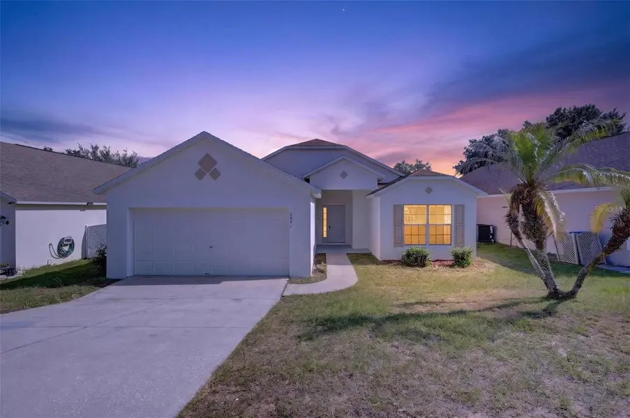 2041 NEWTOWN RD, Groveland, FL 34736
