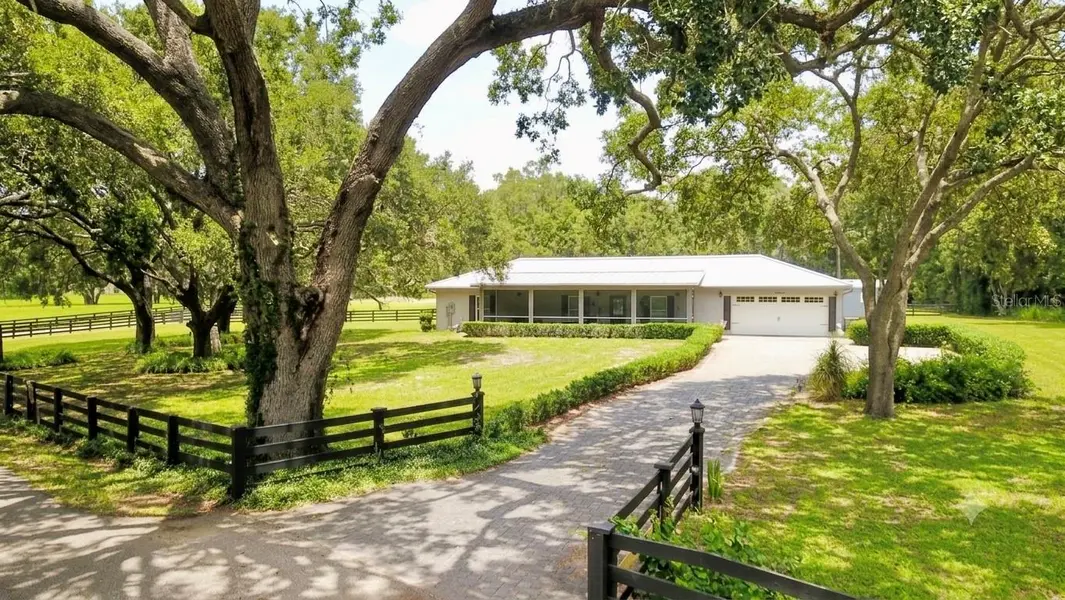 16945 W PHIL C PETERS RD, Winter Garden, FL 34787