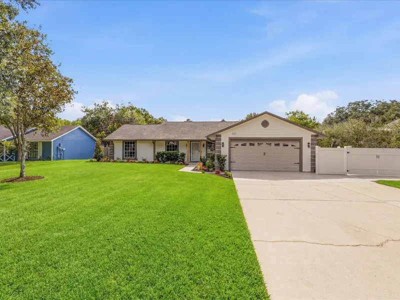 505 LAKE CHARM DR, Oviedo, FL 32765