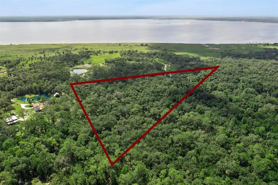 2401 CANVASBACK TRL, Geneva, FL 32732