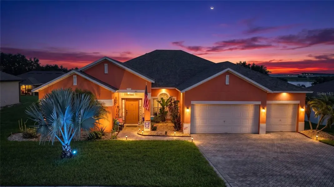 212 BROOKSHIRE DR, Lake Wales, FL 33898
