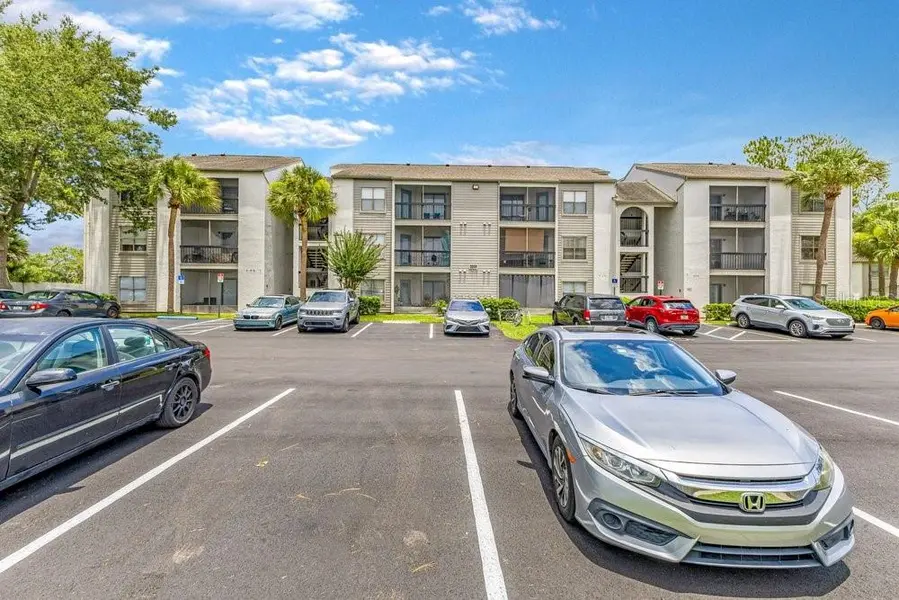 2231 CASCADES BLVD #304, Kissimmee, FL 34741