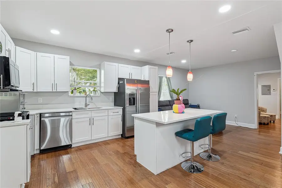 732 E ORANGE AVE, Eustis, FL 32726