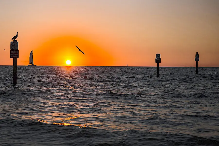 880 MANDALAY AVE #604, Clearwater Beach, FL 33767