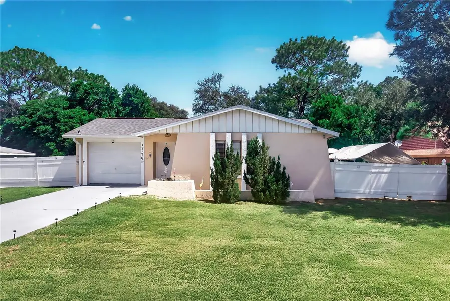 5579 W PINE CIR, Crystal River, FL 34429