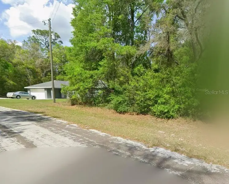 2031 W BEACH PLUM DR, Citrus Springs, FL 34434