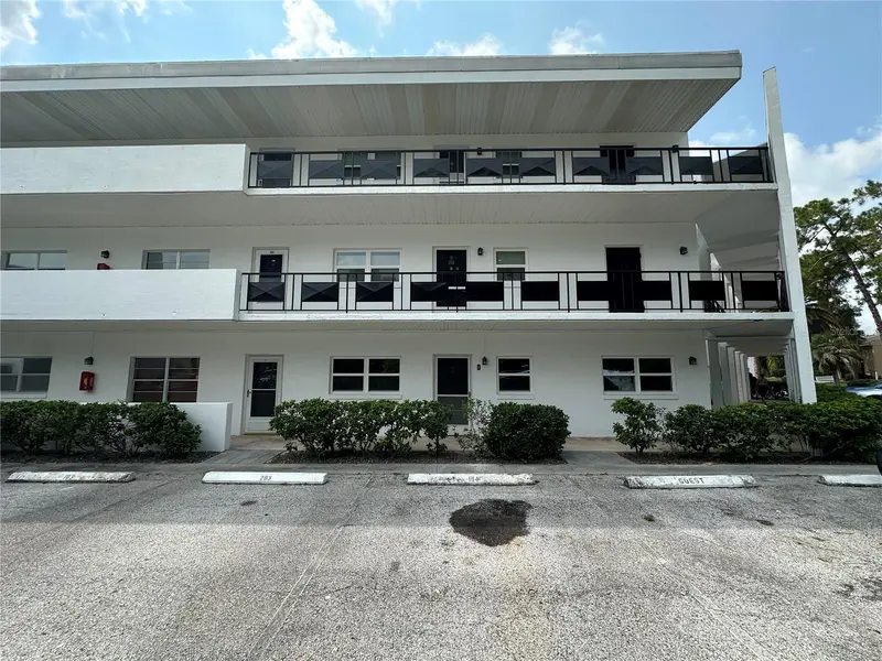 100 EL CAMINO DR #104, Winter Haven, FL 33884