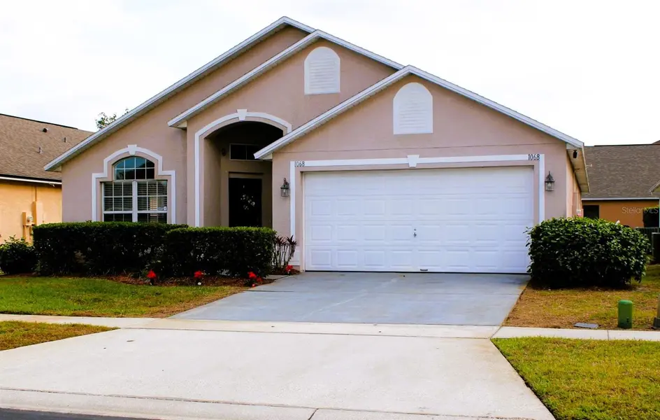 1068 LAKE BERKLEY DR, Kissimmee, FL 34746