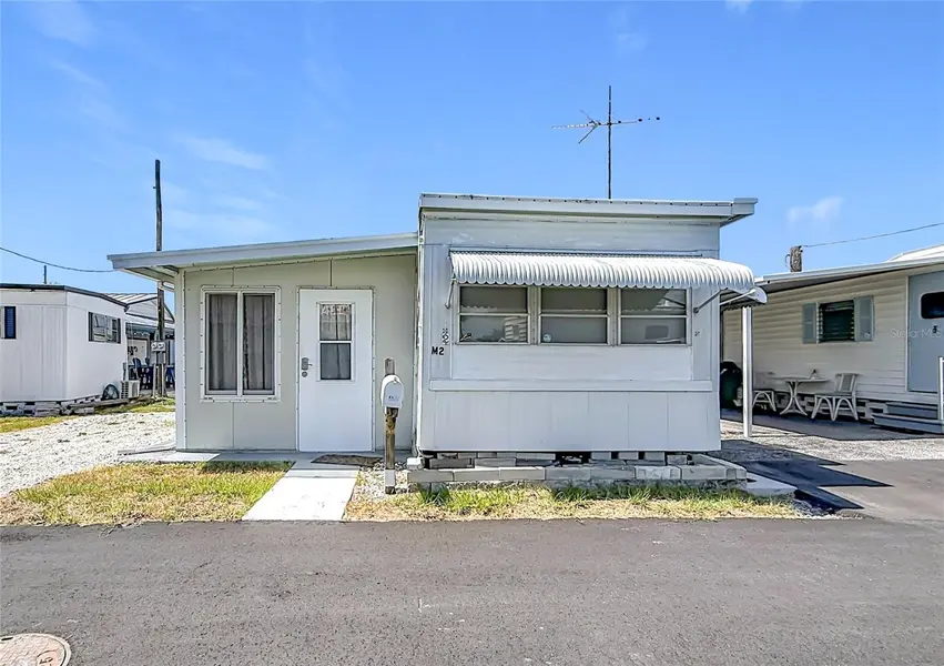 12674 SEMINOLE BLVD #M2, Largo, FL 33778