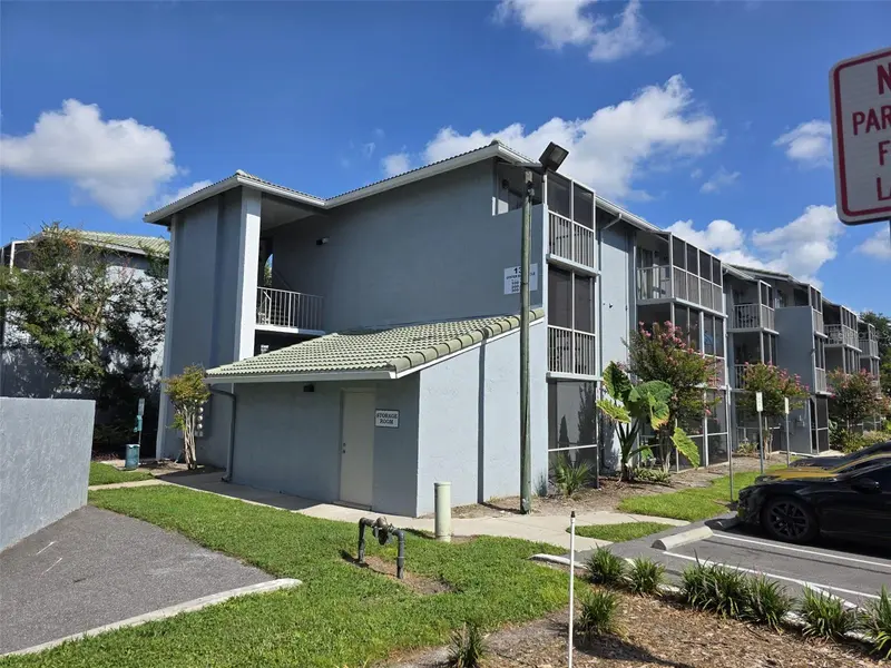 139 OYSTER BAY CIR #220, Altamonte Springs, FL 32701