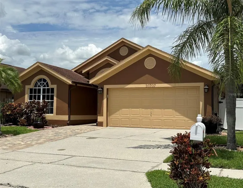 10707 FLYCAST CIR, Orlando, FL 32825