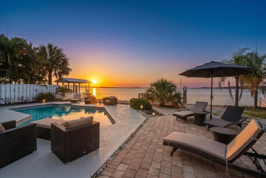1854 VENETIAN POINT DR, Clearwater, FL 33755