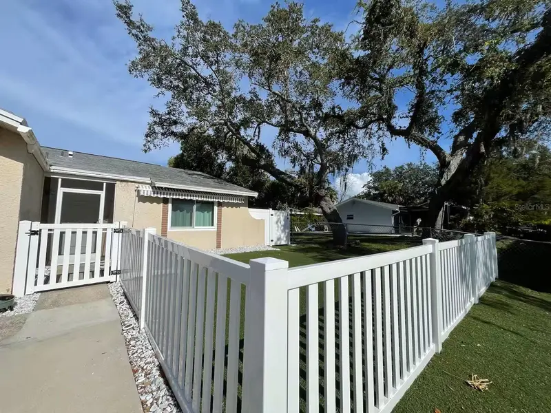 2107 GROVE VALLEY AVE, Palm Harbor, FL 34683