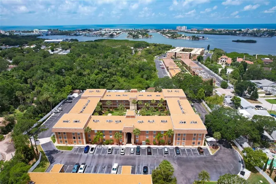 12760 INDIAN ROCKS RD #570, Largo, FL 33774