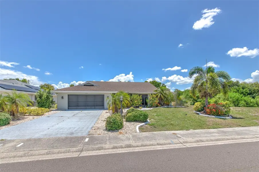 1812 NEW BEDFORD DR, Sun City Center, FL 33573