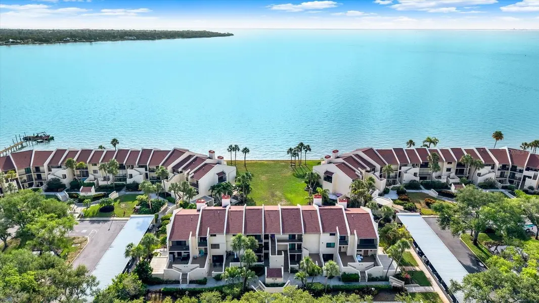 7530 SUNSHINE SKYWAY LN S #P7, St Petersburg, FL 33711