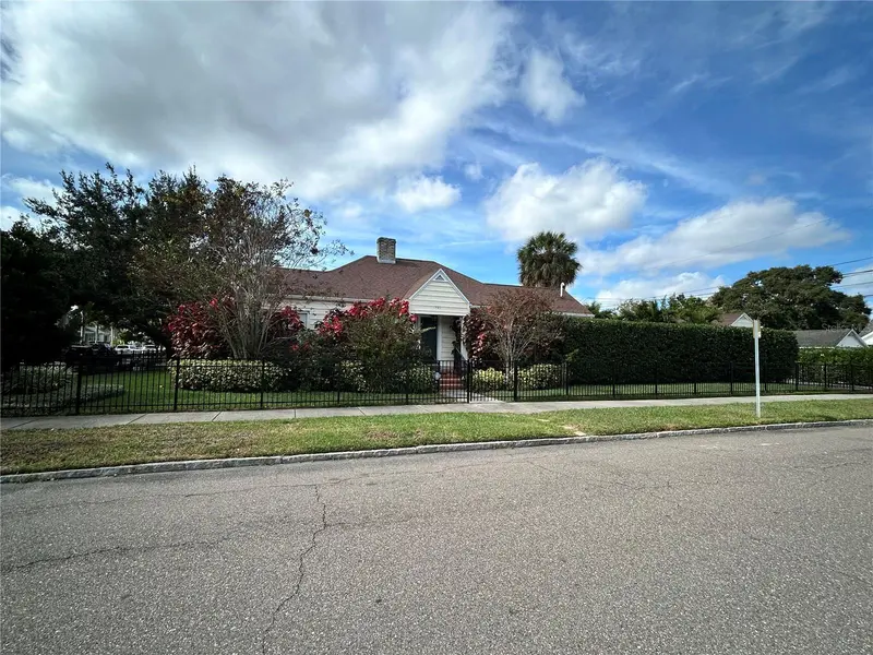 701 29TH AVE N, St Petersburg, FL 33704