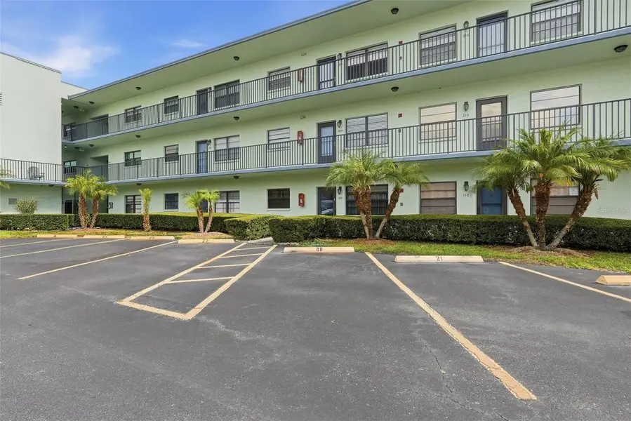 5973 TERRACE PARK DR N #109, St Petersburg, FL 33709