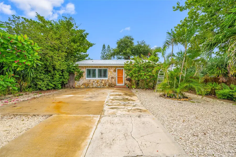 3935 11TH AVE N, St Petersburg, FL 33713