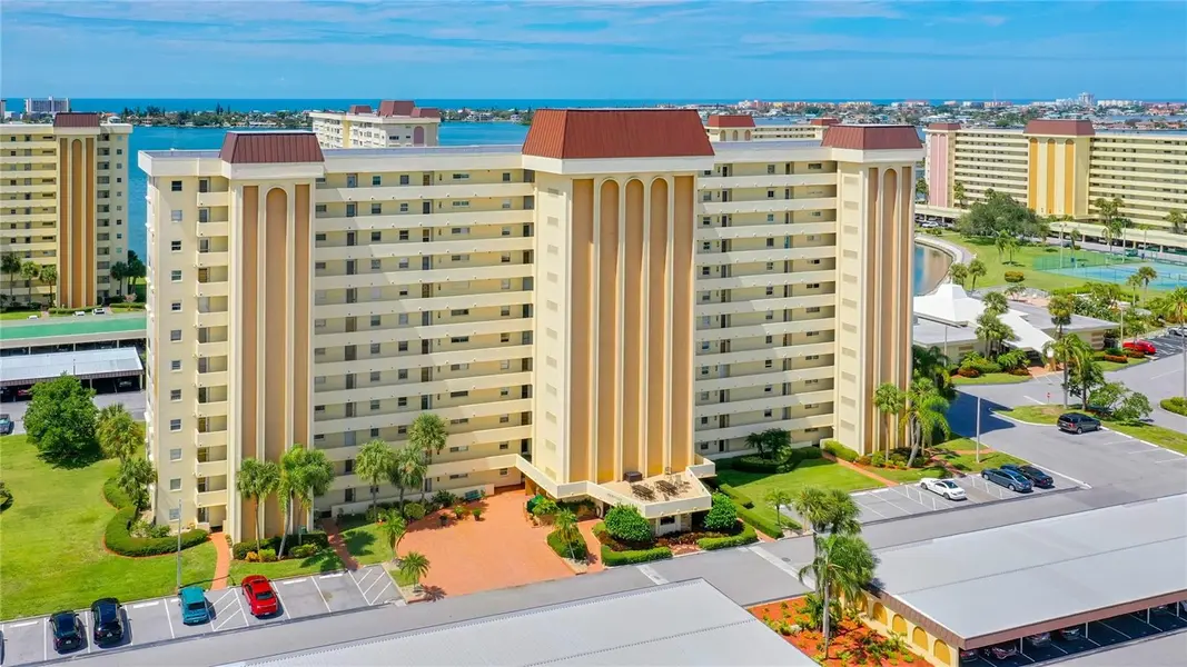 4575 COVE CIR #309, St Petersburg, FL 33708
