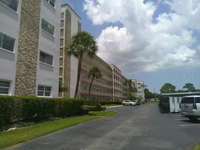 5603 80TH ST N #207, St Petersburg, FL 33709