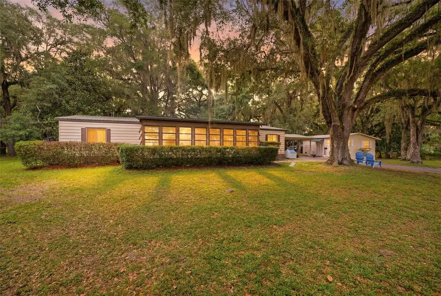 7663 CR 247, Lake Panasoffkee, FL 33538