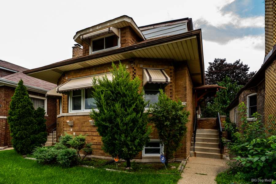 8449 S Dante AVE, Chicago, IL 60619