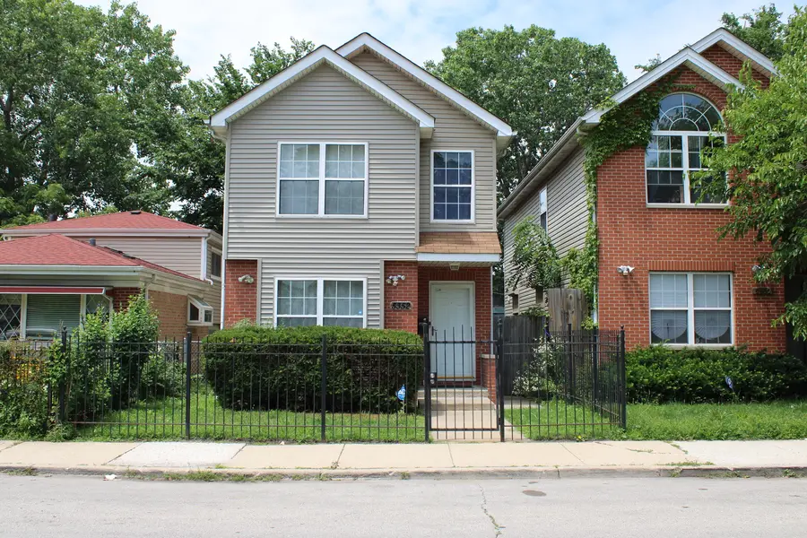 5352 S Shields AVE, Chicago, IL 60609