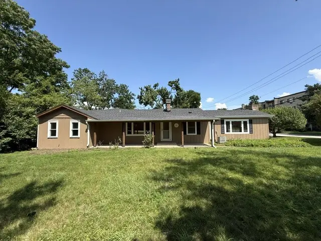 7141 Wolf RD, Indian Head Park, IL 60525