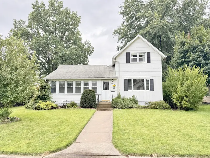 607 W 7th ST, Sterling, IL 61081