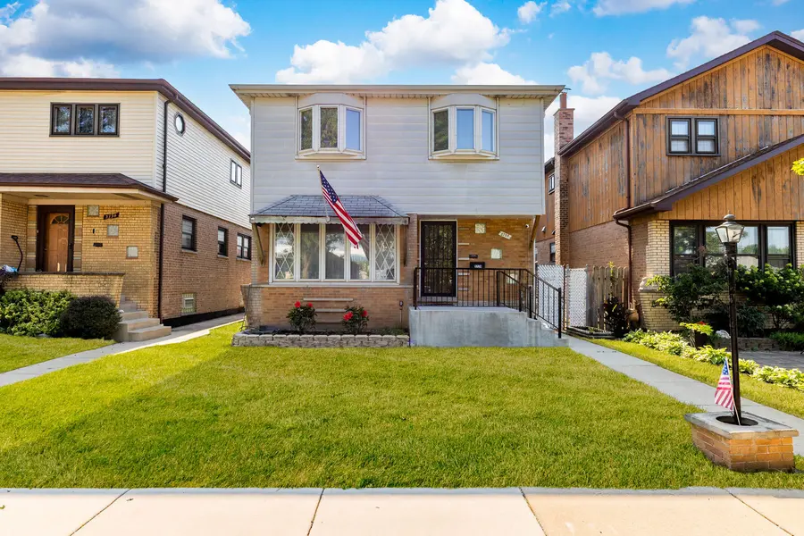 5728 S Parkside AVE, Chicago, IL 60638