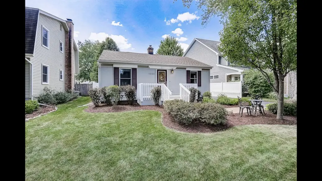 1025 N Main ST, Naperville, IL 60563