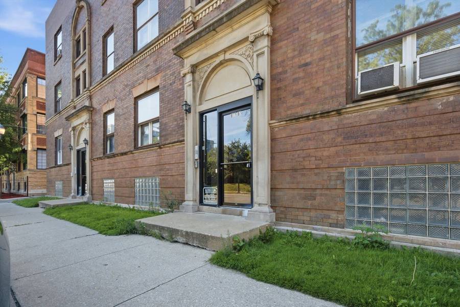 955 E 61st ST #1, Chicago, IL 60637