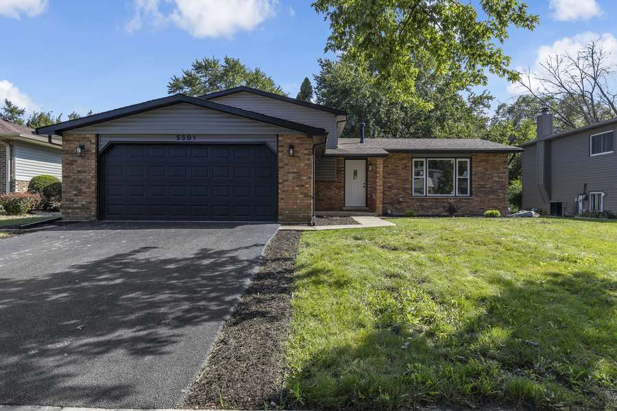 5301 Imperial DR, Richton Park, IL 60471